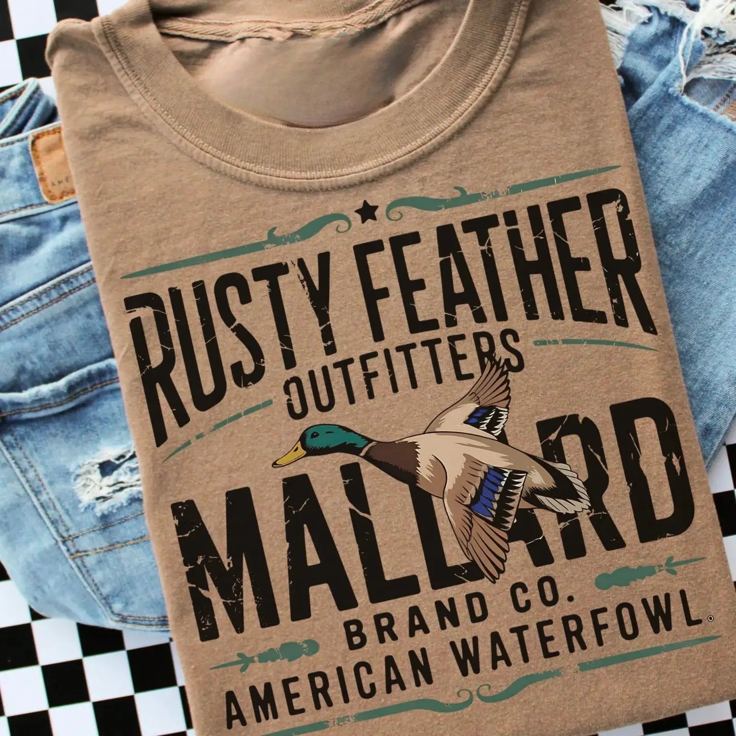 Retro Rusty Feathers Duck Sweatshirts